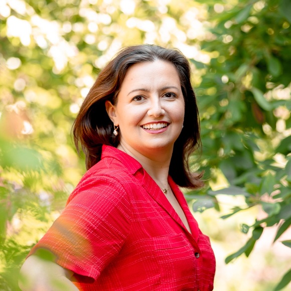 Meet your Posher, Alexandra - Picture 2 of 3